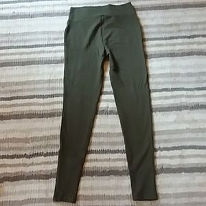 Green leggings
